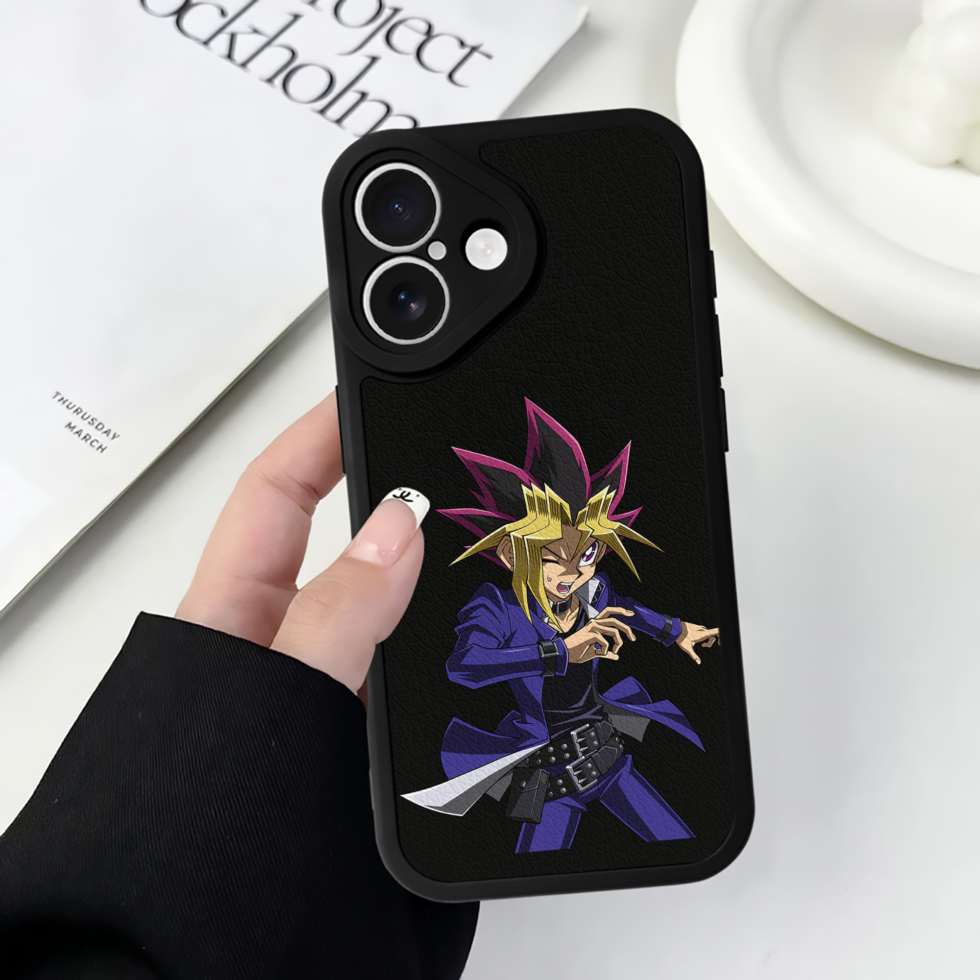 遊☆戯☆王 Yu-Gi-Oh! 【iPhone 16シリーズ対応】シリコンスマホケース（レザー調） 材質：シリコン